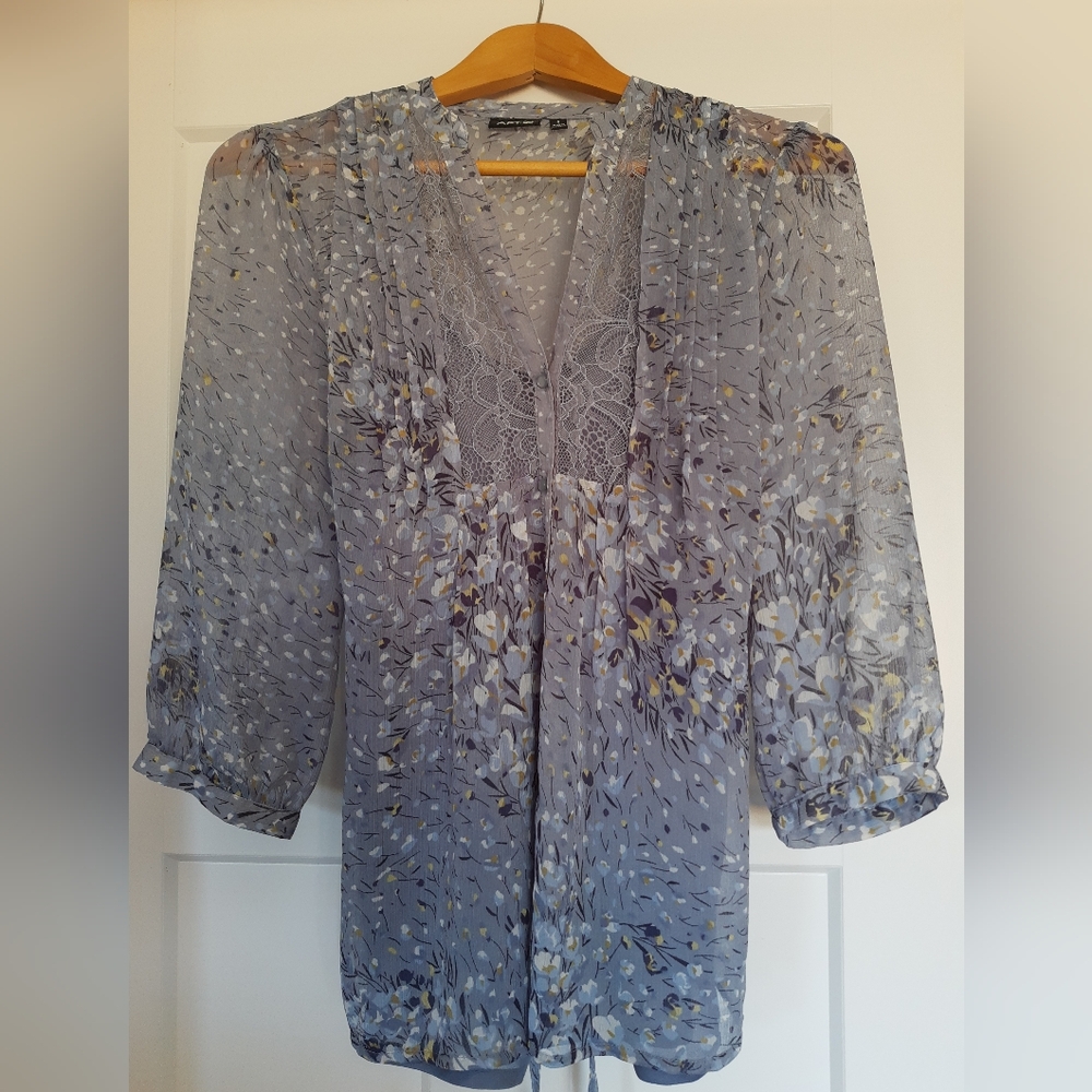 Apt 9 Sheer Floral Blue Blouse With Cami Underneath.